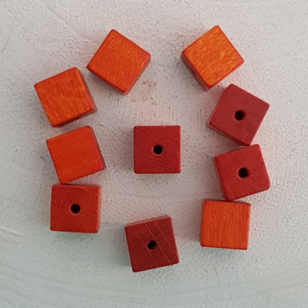 10 Perles Bois Cube / Carr&eacute; 10 mm Orange