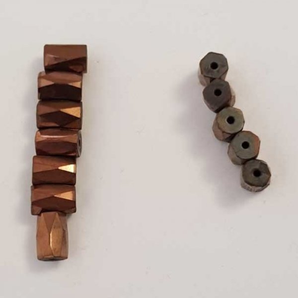 10 Perles H&eacute;matite Magn&eacute;tiques Cylindre Facett&eacute; 6 x 8 mm N&deg;03