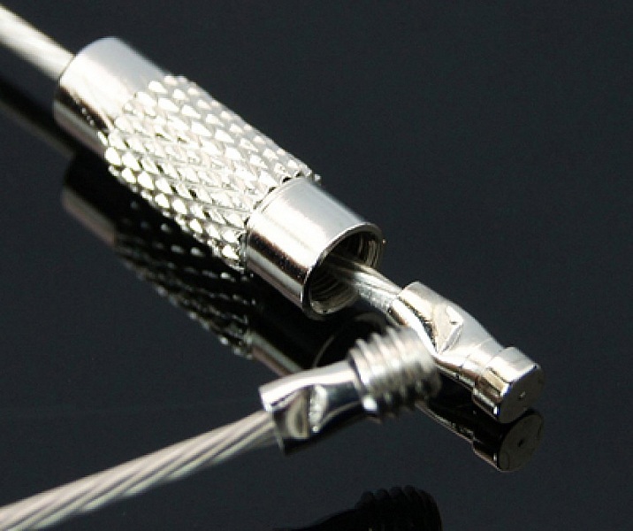 1 collier tour de cou fil c&acirc;bl&eacute; rigide vert de mer fermoir &agrave; visser N&deg;01