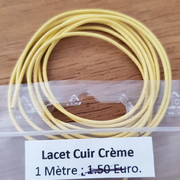 1 m&egrave;tre Cordon rond cuir lisse Cr&egrave;me 1 mm