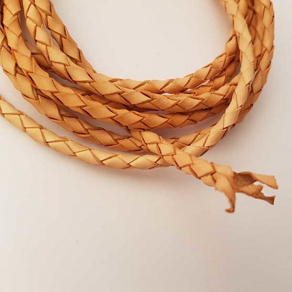 1 m&egrave;tre Cordon rond cuir tress&eacute; Cognac 5 mm