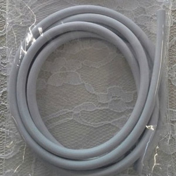 1 m&egrave;tre cordon Pvc Creux 4 mm Gris Clair Pastel