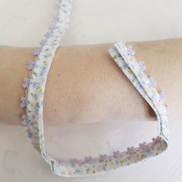 22 cm Ruban Biais Multi-Fleurs et Dentelle N&deg;01