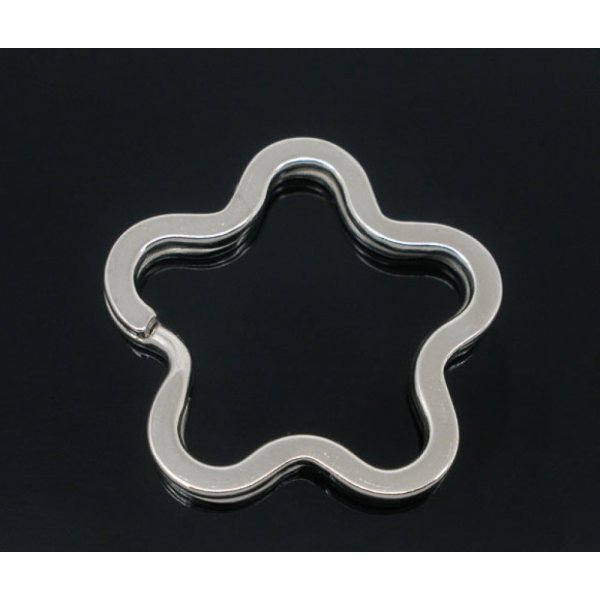 Anneau porte cl&eacute;s forme fleur 34 x 35 mm