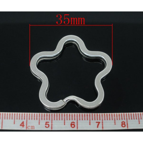 Anneau porte cl&eacute;s forme fleur 34 x 35 mm