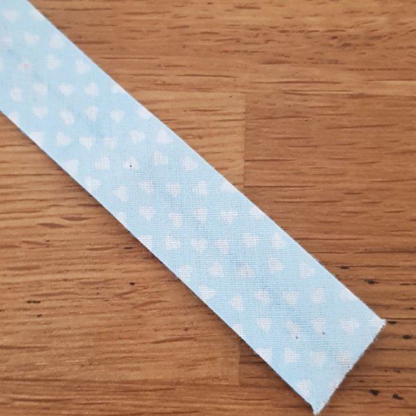 Biais Fantaisie coeur tout textile  1 M&egrave;tre col 01