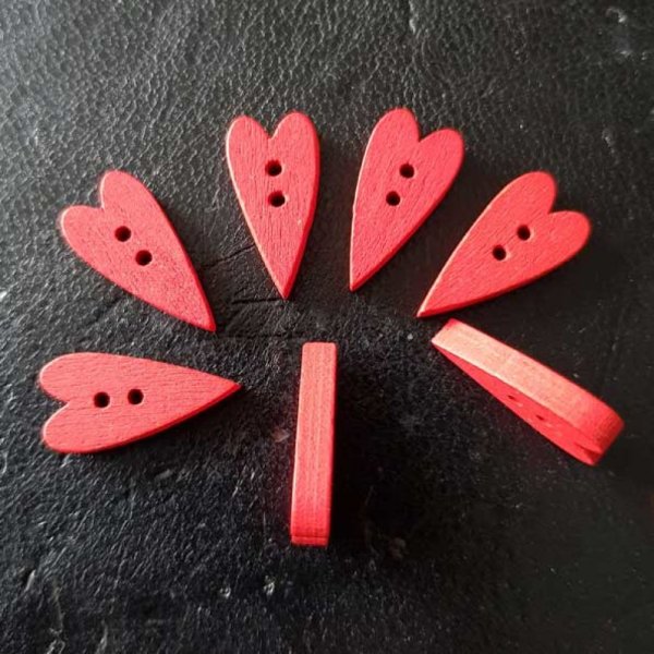 Bouton bois coeur rouge N&deg;02-06