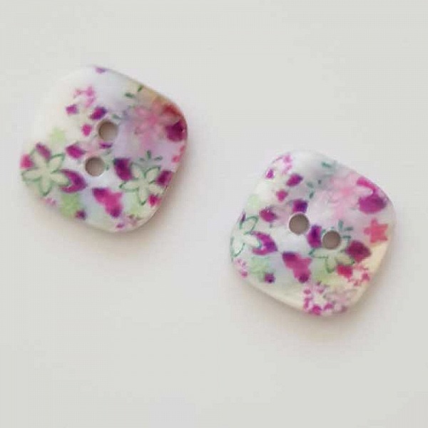 Bouton fantaisie Carr&eacute; &agrave; fleurs 14 mm N&deg;09