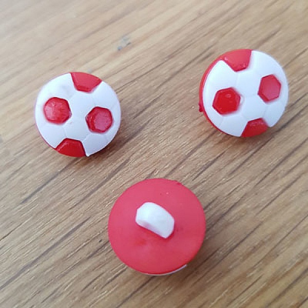 Bouton fantaisie &agrave; motifs pour enfants ballon de foot N&deg;06 rouge