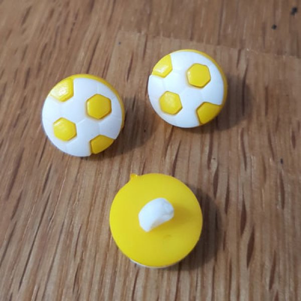 Bouton fantaisie &agrave; motifs pour enfants ballon de foot N&deg;11 jaune fonc&eacute;