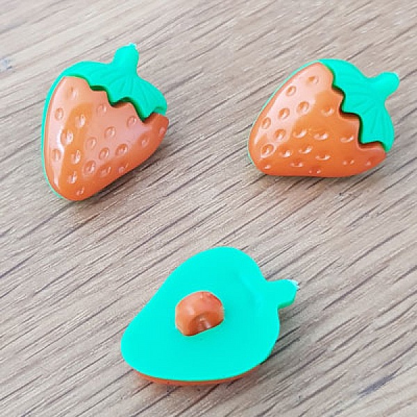 Boutons fantaisie, enfants, b&eacute;b&eacute;s Motif fraise N&deg;03 vert et orange