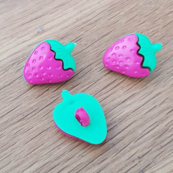 Boutons fantaisie, enfants, b&eacute;b&eacute;s Motif fraise N&deg;04 vert et fushia