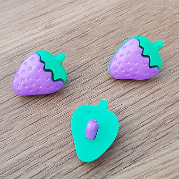 Boutons fantaisie, enfants, b&eacute;b&eacute;s Motif fraise N&deg;05 vert et Violet