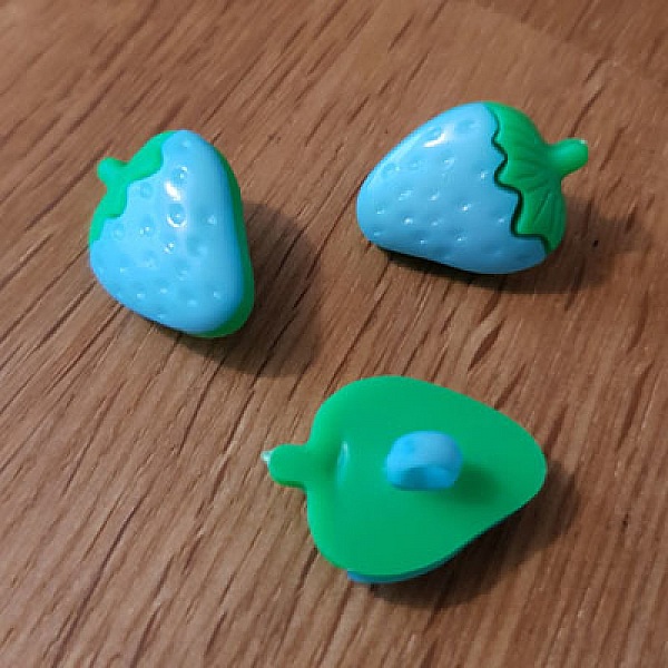 Boutons fantaisie, enfants, b&eacute;b&eacute;s Motif fraise N&deg;09 vert et bleu clair