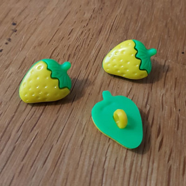 Boutons fantaisie, enfants, b&eacute;b&eacute;s Motif fraise N&deg;13 vert et jaune