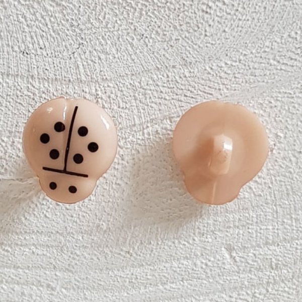Boutons fantaisie, enfants, b&eacute;b&eacute;s Motif Coccinelle N&deg;01-02 Beige