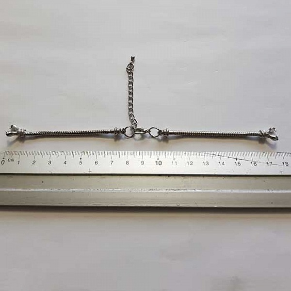 Bracelet Cha&icirc;ne pour Cadran de Montre Style Europ&eacute;en avec Fermoir Mousqueton 8.5 X 9.5 Cm