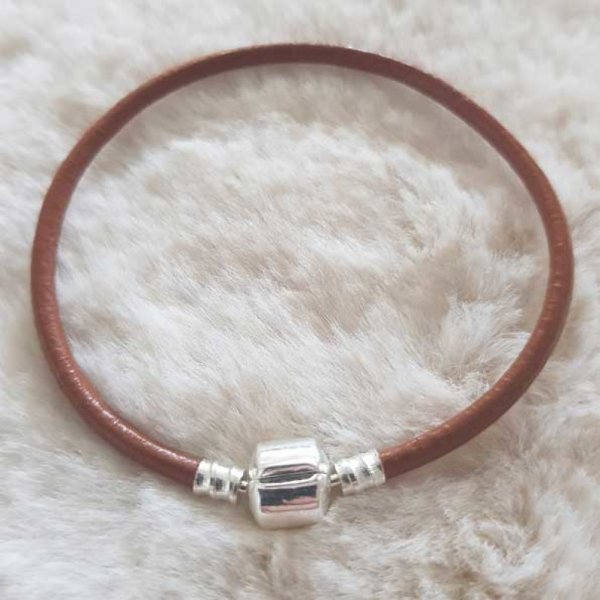 Bracelet Clip Europ&eacute;en lisse Uni 01 DU 15 AU 23 CM Marron BR