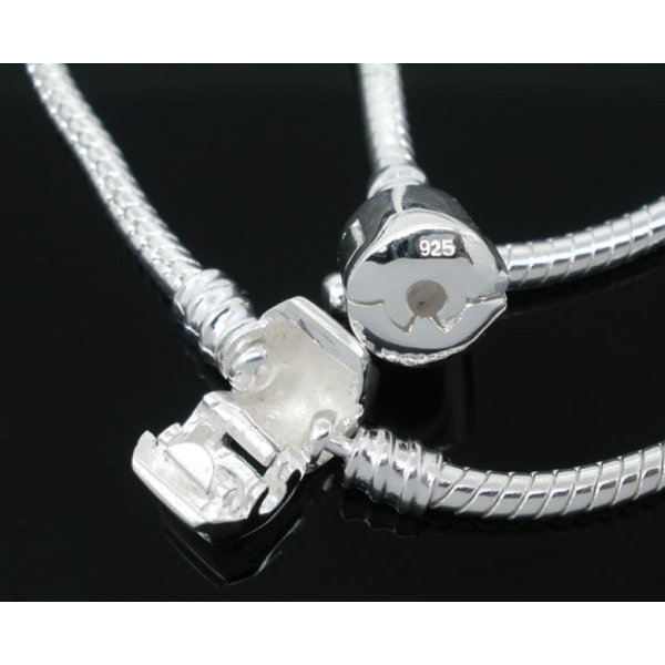 Bracelet Clip Europ&eacute;en 21 cm fermoir Lisse Plaqu&eacute; Argent 925