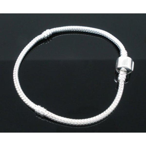 Bracelet Clip Europ&eacute;en 22 cm fermoir Lisse Plaqu&eacute; Argent 925