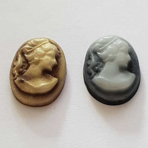 Breloque Cam&eacute;e femme N&deg;09 ovale en r&eacute;sine lot de 2 pi&egrave;ces