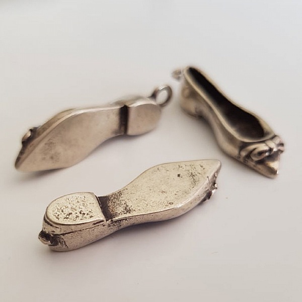 Breloque Chaussure N&deg;32 en Zamak