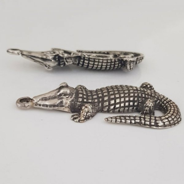 Breloque Crocodile N&deg;01 ZAMAK (PLAQU&Eacute; ARGENT)