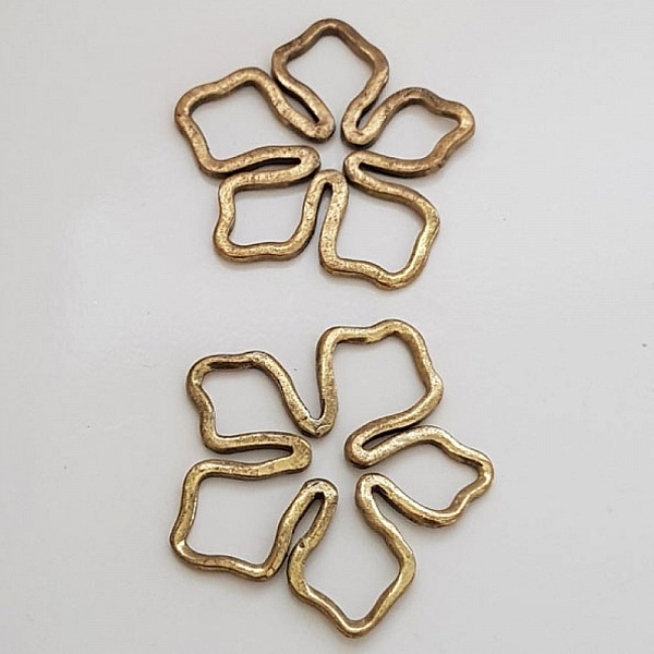 Breloque Fleur M&eacute;tal N&deg;024 Vieil Or