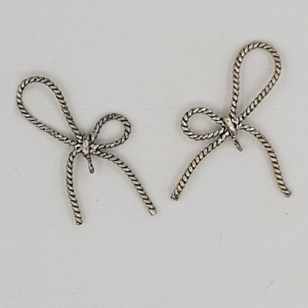 Breloque N&oelig;ud N&deg;08 breloque noeud papillon ruban en m&eacute;tal argent