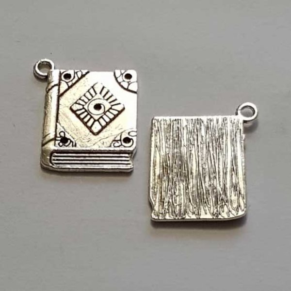 Breloque Pendentif Livre Motif losange au centre N&deg;03