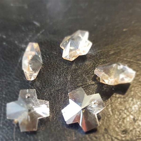 Breloque Pendentif en verre facett&eacute; fleur N&deg;01-01