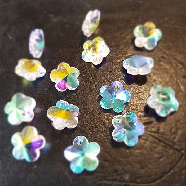 Breloque Pendentif en verre facett&eacute; fleur N&deg;04-01