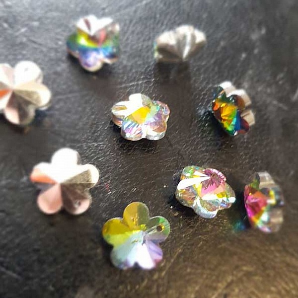 Breloque Pendentif en verre facett&eacute; fleur N&deg;04-02