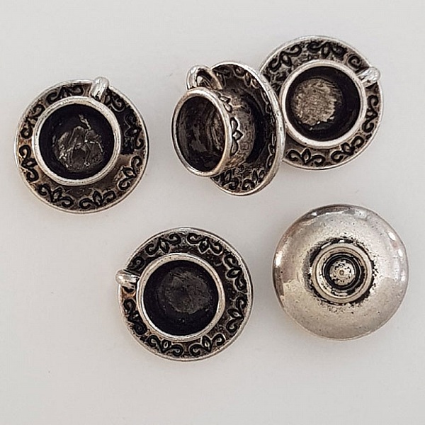 Breloque Tasse et Soucoupe N&deg;02 cuisine Argent