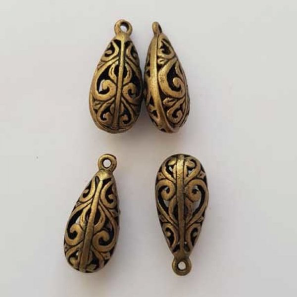 Breloque goutte ajour&eacute; N&deg;03-01