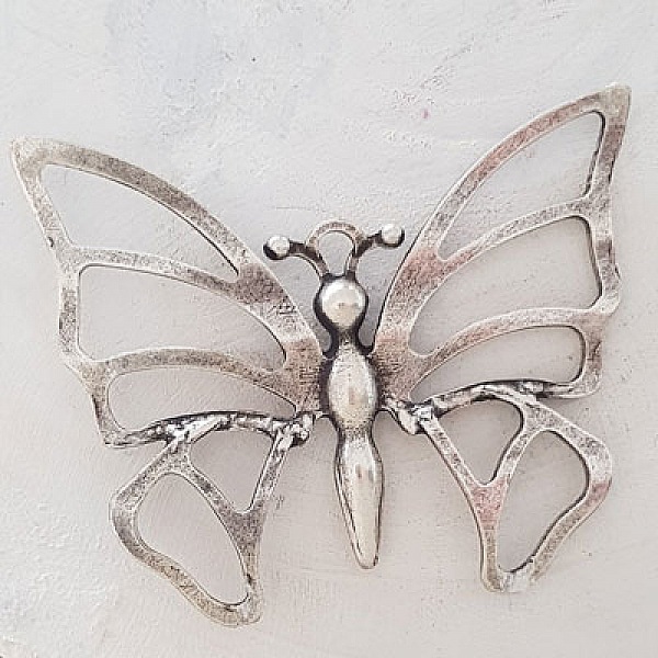 Breloque papillon N&deg;16