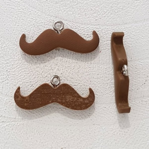 Breloque pendentif Moustache N&deg;09 Marron clair