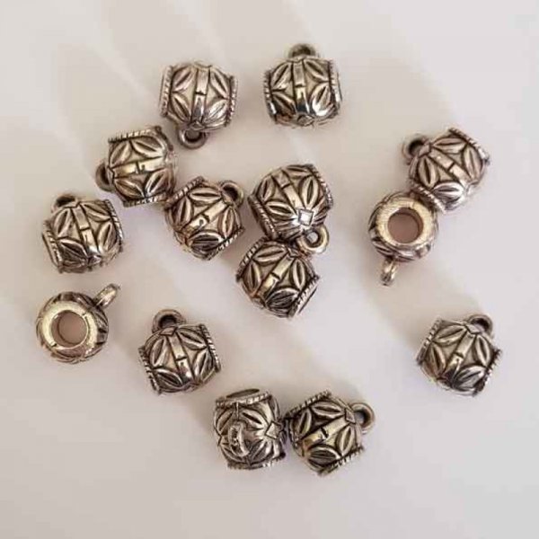 B&eacute;li&egrave;re N&deg;05