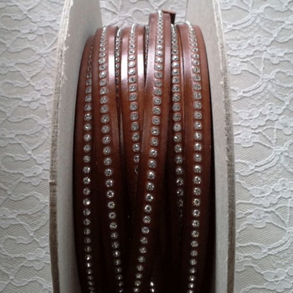 Cuir Bruno de 10 mm Strass Swarovski par 20 cm