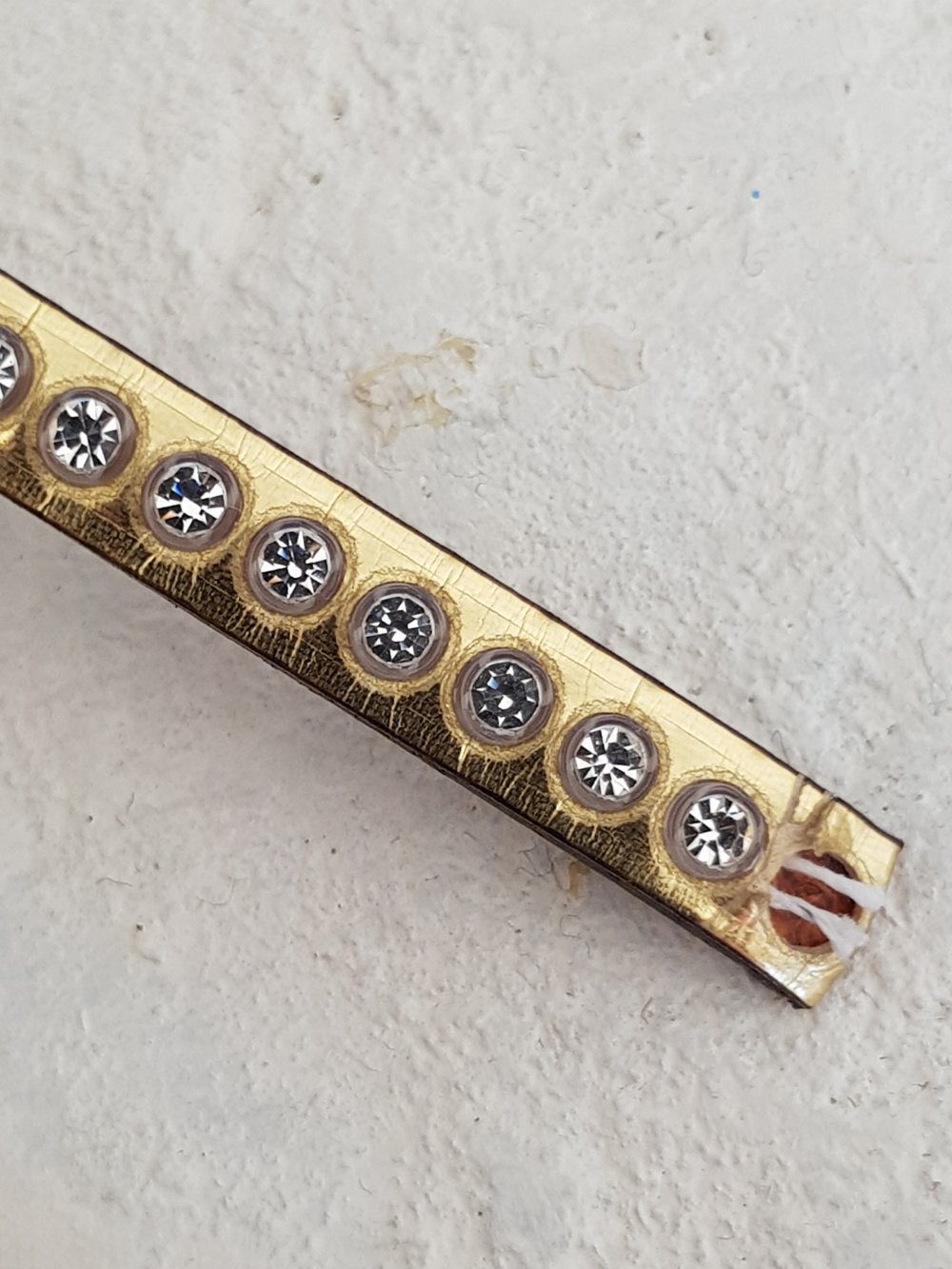 Cuir Miroir Dor&eacute; de 06 mm Strass Swarovski par 20 cm