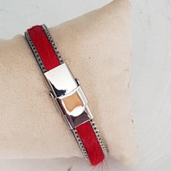 Cuir Plat Veau Rouge 10 mm par 20 cm peau et cha&icirc;ne