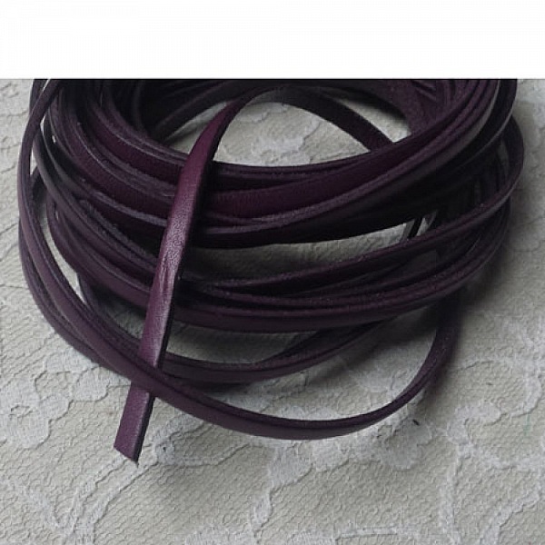 Cuir Prune de 05 mm Lisse par 20 cm
