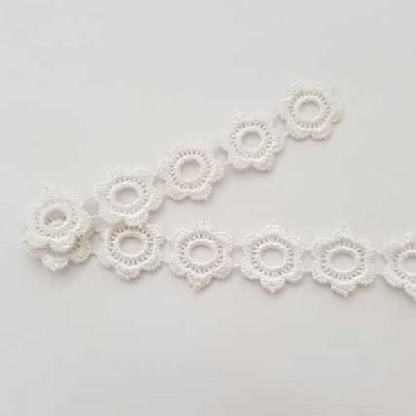 Dentelle Blanc Fleur Ajour&eacute;e 22 mm N&deg;01