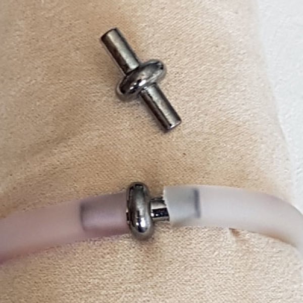 Fermoir Gun M&eacute;tal pour cordon Pvc Creux 6,5 mm