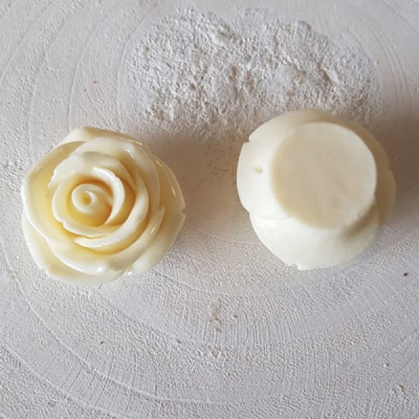 Fleur Synth&eacute;tique N&deg;02-10 ecru