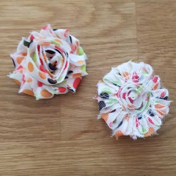 Fleur Tissus effiloch&eacute;e Fantaisie N&deg;05