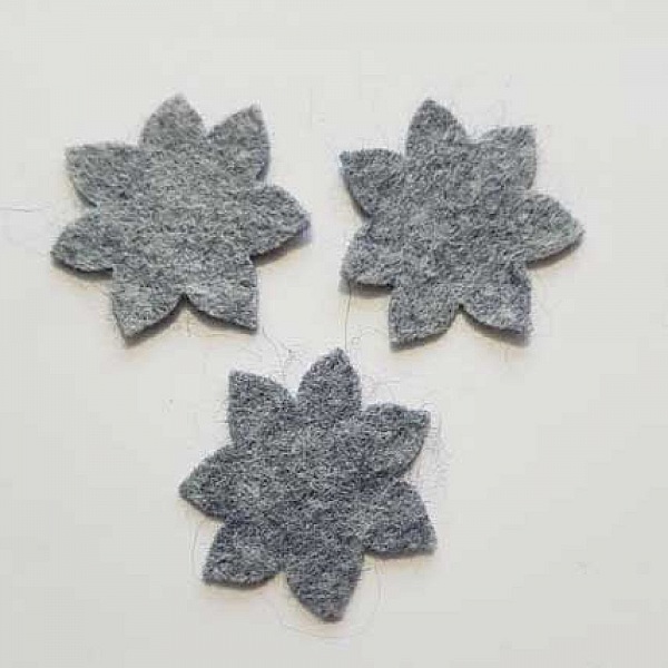 Jolie petite fleur en Feutrine 36 mm N&deg;05-08 x 3 pi&egrave;ces