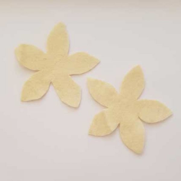 Jolie petite fleur en Feutrine 80 mm N&deg;07-02 x 2 pi&egrave;ces