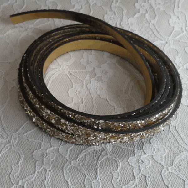 Lani&egrave;re paillettes Dor&eacute; de 06 mm doubl&eacute;e cuir par 20 cm