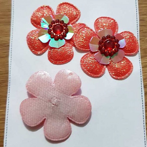 Lot 3 fleurs 5 p&eacute;tales Tissus Rouge